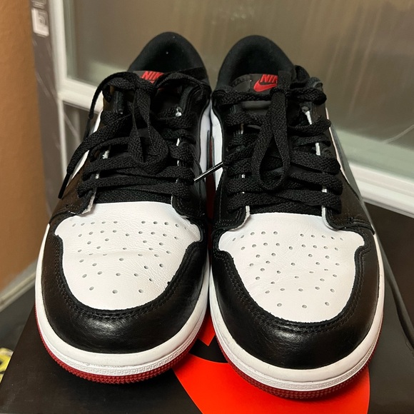 Jordan 1 Low Black Toe - Picture 1 of 6